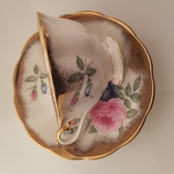 Vintage HTF Royal Albert Bone China Teacup & Saucer #4223 Discontinued - Picture 11 of 17